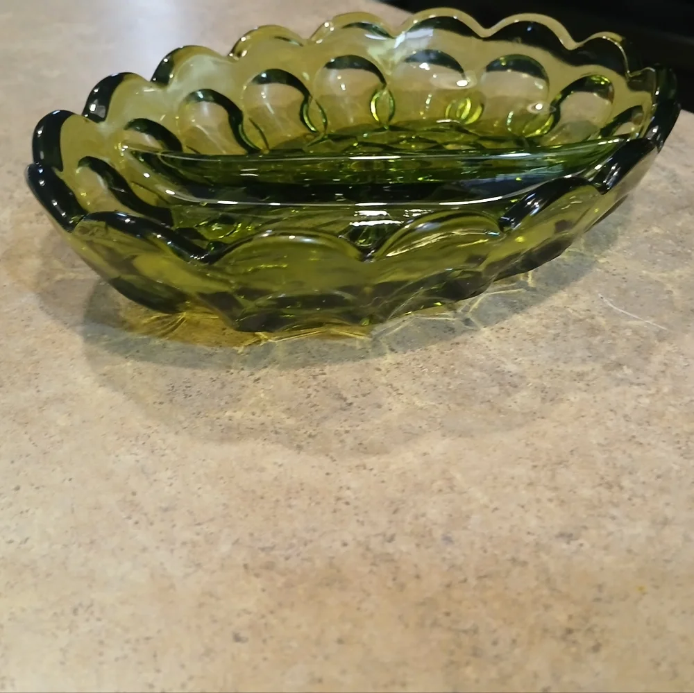 🧹Anchor Hocking Advacodo Green Scalloped Dish